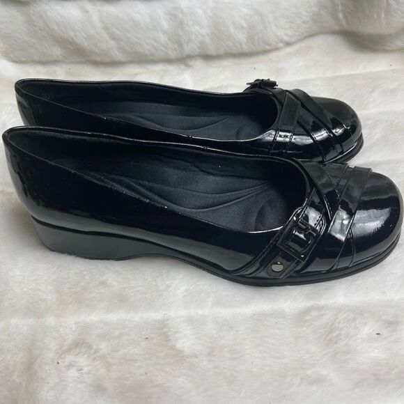 Naturalizer black patent faux leather slip on wedge shoes size 11 gently used. - Picture 3 of 10